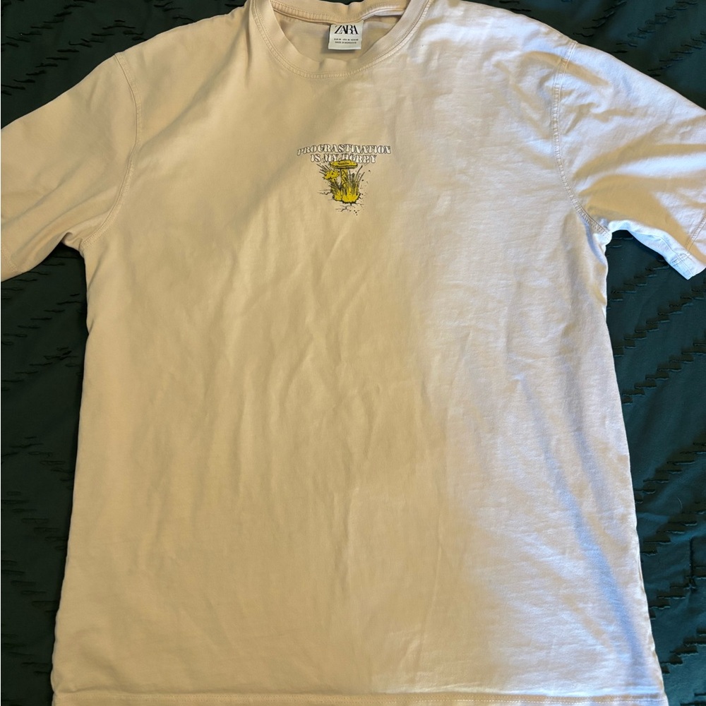 Zara Off-White Graphic Tee for Men